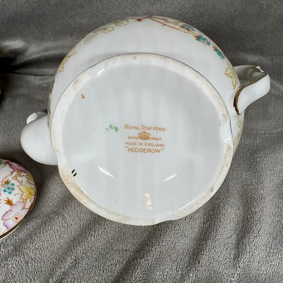 Royal Standard Hedgerow Bone China Lot Cups Saucers Teapot - Picture 9 of 10